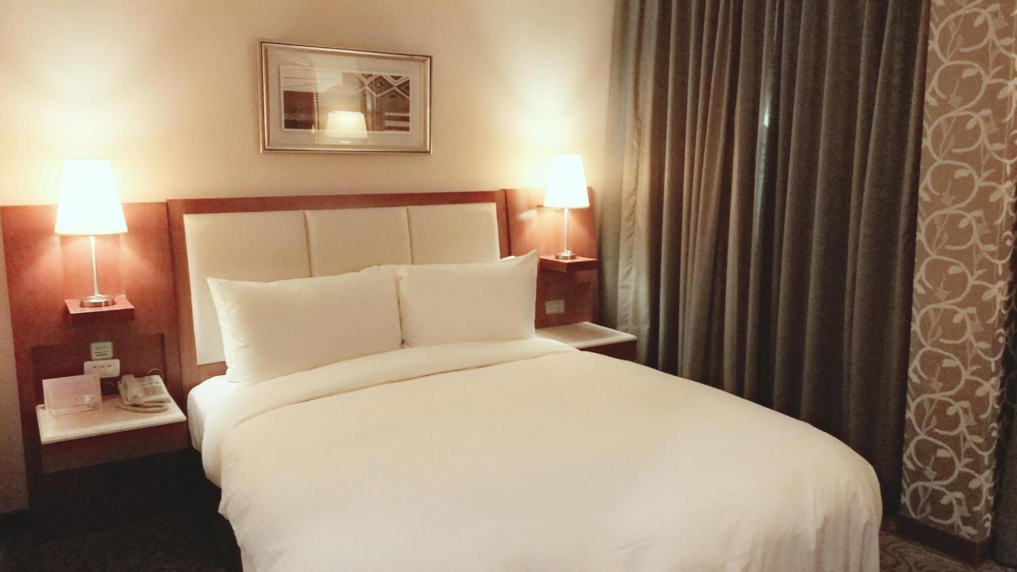 Elegance Hotel Taipei Exterior photo