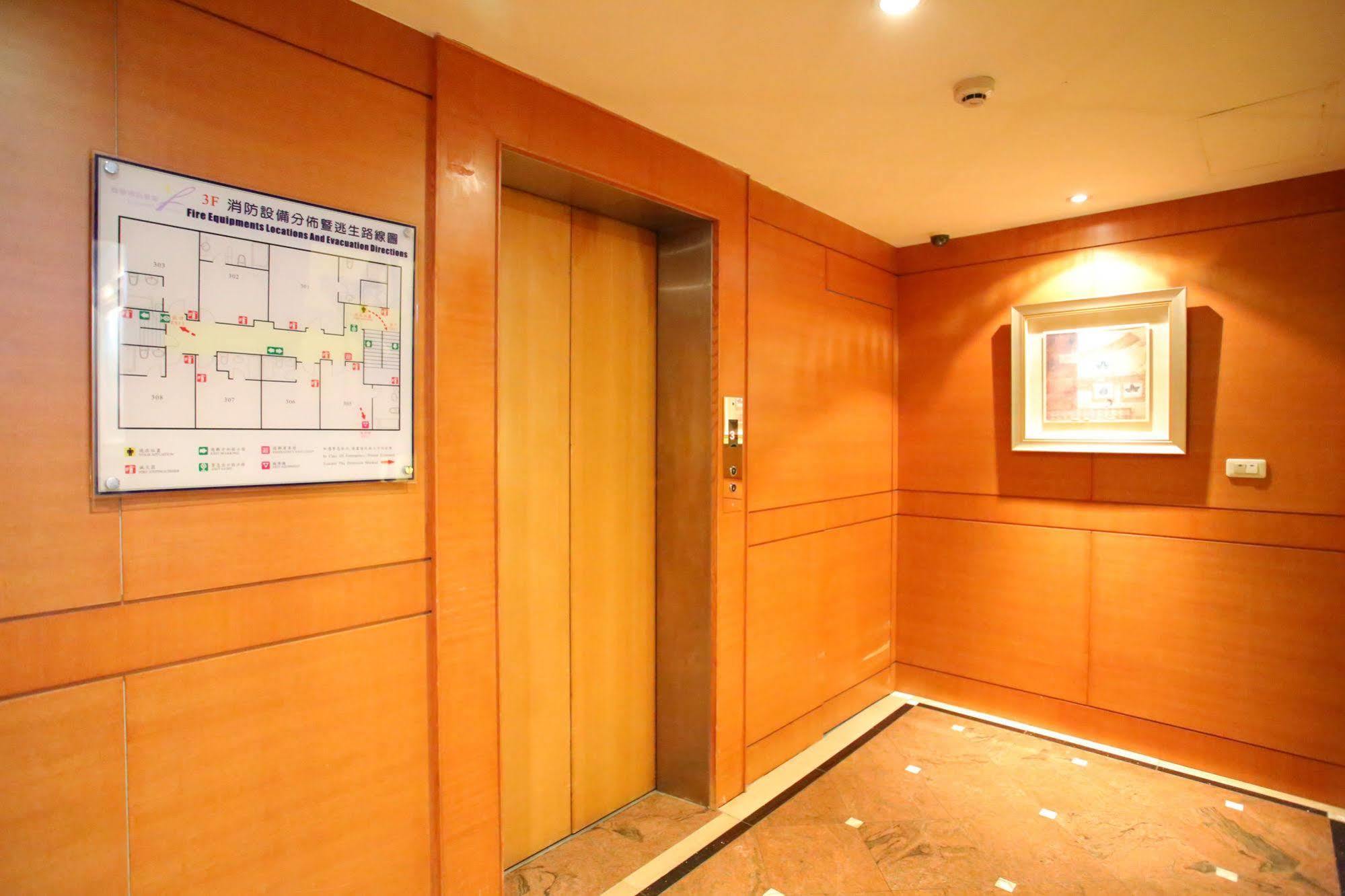 Elegance Hotel Taipei Exterior photo